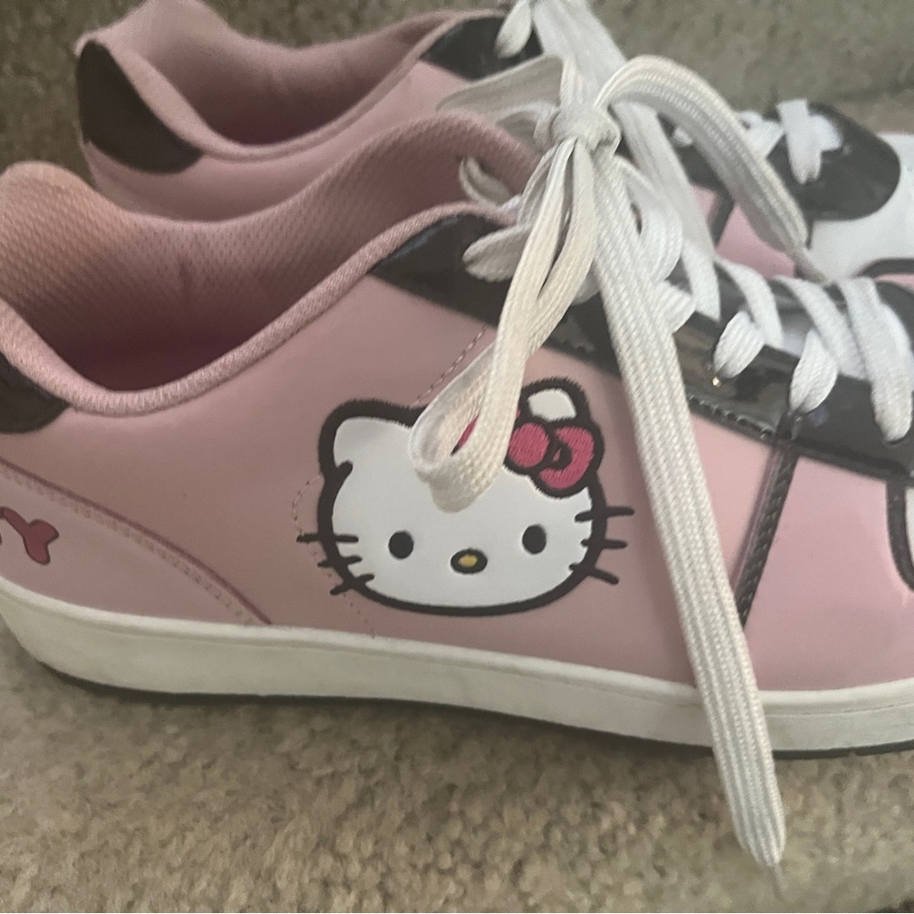 Hello Kitty Pink Sneakers Size 11 Kawaii Y2K Cute Low Top Shoes Women